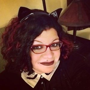 Meet your Posher, Latisha